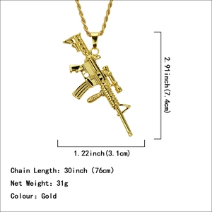 Collier avec pendentif fusil d'assaut doré hip hop et chaîne torsadée pour hommes