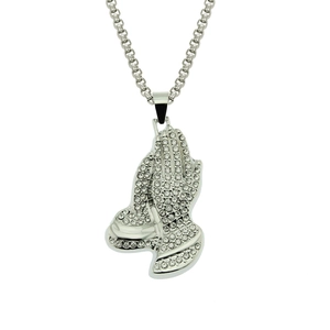 Collier avec pendentif mains en prière argenté et cristaux micro-pavé pour bijoux hip hop