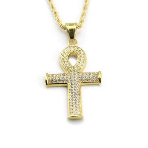 Collier avec pendentif croix Ankh doré serti de diamants et chaîne torsadée