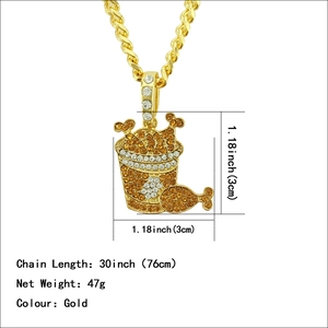 Collier hip hop avec pendentif seau de poulet frit doré et strass orange et blancs brillants