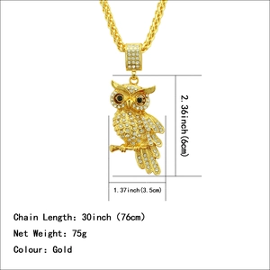 Pendentif hibou hip-hop doré orné de cristaux scintillants avec une chaîne de 76 cm
