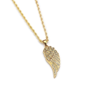 Collier hip hop doré avec pendentif aile d'ange glacée et chaîne de style torsadée