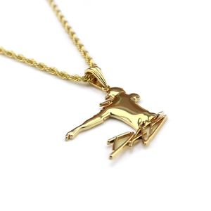 Gouden hiphop ketting met gepolijste dab danser hanger aan een klassieke touw ketting