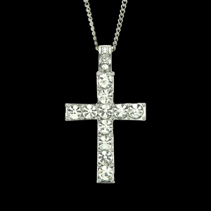 Pendentif croix argenté Hip Hop avec cristaux étincelants sur une fine chaîne cubaine