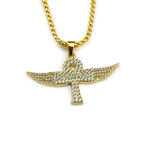 Collana hip hop in oro con ciondolo a croce Ankh e ali d'angelo con cristalli brillanti