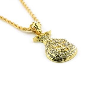 Détail du pendentif sac d'argent hip hop avec strass et chaîne de type corde