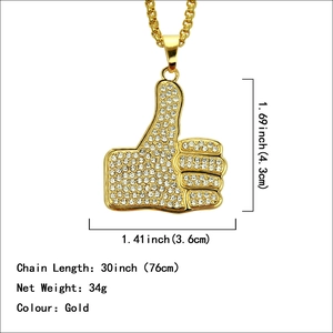 Collier hip hop pendentif pouce doré avec cristaux et mesures de la chaîne de 76 cm