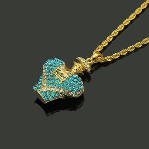 Pendentif flacon de parfum cœur doré avec cristaux bleus et gravure Juliet sur chaîne torsadée