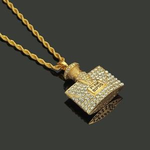 Übertriebene goldene Parfümflaschen-Halskette mit Strasssteinen und Kordelkette