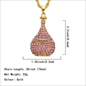 Pendentif bouteille de parfum en strass roses avec chaîne torsadée dorée et PARFUM