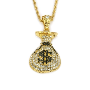 Détail du pendentif sac d'argent doré avec signe dollar noir et strass brillants