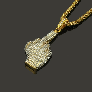 Collier hip hop plaqué or avec pendentif majeur serti de zircons cubiques brillants