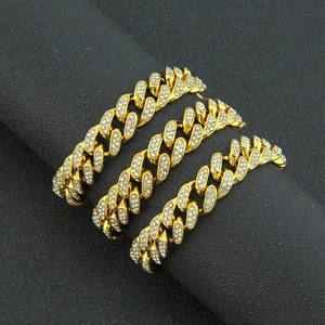 Lot de trois chaînes cubaines dorées Iced Out avec cristaux de zircone scintillants