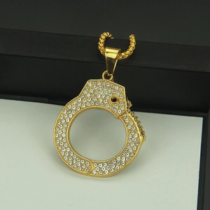 Hip-Hop-Handschellen-Halskette mit Pavé-Strasssteinen auf goldener Kugelkette