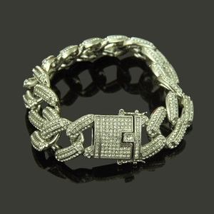 Iced Out Hip-Hop Panzerarmband für Herren mit Silber-Strasssteinen und quadratischem Verschluss