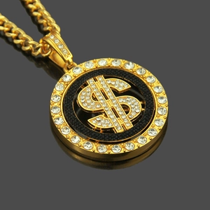 Pendaglio segno dollaro hip hop in oro con diamanti incastonati su catena a maglie cubane