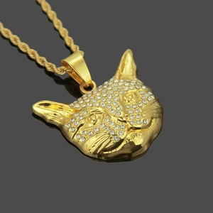 Pendentif hibou style hip hop plaqué or avec cristaux brillants sur une chaîne de corde