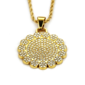 Collana da uomo con ciondolo a girasole dorato e cristalli pavé su catena a corda