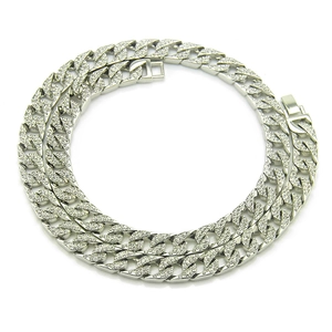 Collier chaîne cubaine argentée orné de cristaux étincelants pour style hip hop