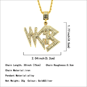 Pendentif lettre WKB glacé avec chaîne torsadée dorée bijoux hip hop hommes