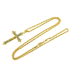Pendentif croix doré hip hop avec cristaux étincelants et chaîne de style corde torsadée