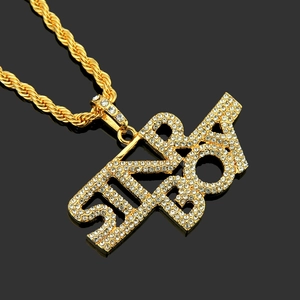 Collana hip-hop a fune dorata con ciondolo a lettere STAYBOY tempestato di strass