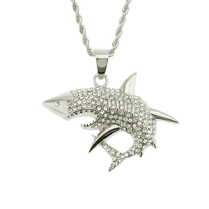 Iced-out Silber-Hai-Anhänger Halskette mit funkelnden Strasssteinen auf einer Twist-Kette