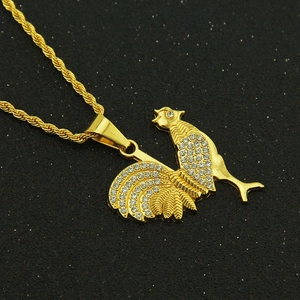 Goldene Tierkreis Hahn Anhänger Halskette mit Kristall-Strasssteinen auf Seilkette
