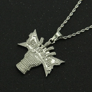 Collana con ciondolo a pugno Death Row hiphop color argento con strass incastonati