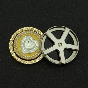 Sparkling diamond heart accessory and metallic automotive wheel hub diy ornament set