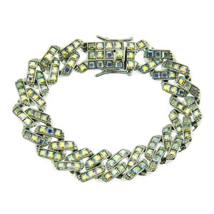 Bracelet gourmette argenté pour homme avec cristaux irisés et design glacé audacieux