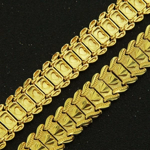 Bracelet pour homme doré avec texture cœur et maillons modulaires polis mats