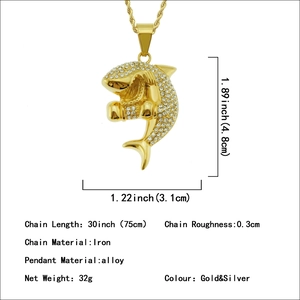 Pendentif requin hip hop avec strass blancs et chaîne torsadée dorée pour hommes
