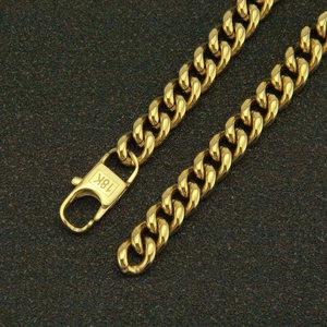 Bracelet cubain 9mm pour homme en acier inoxydable plaqué or 18 carats avec fermoir mousqueton