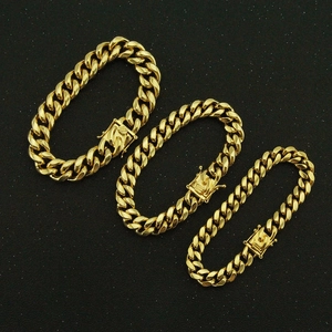 Bracelets gourmette en acier inoxydable doré poli en trois largeurs avec fermoirs