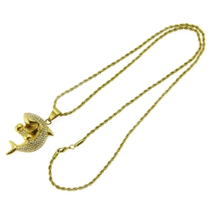 Pendentif requin hip hop 3D en finition dorée avec strass blancs étincelants