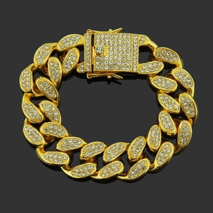 Bracelet cubain 20mm doré pour homme avec diamants sertis et fermoir à boîte sécurisé