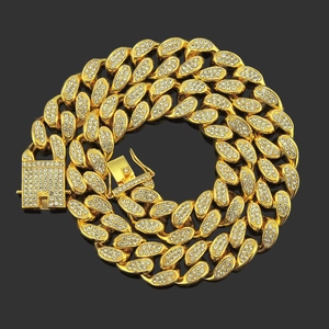 Chaîne cubaine dorée de 20mm pour hommes avec zircons et fermoir à boîte carrée