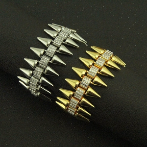 Bracelet Homme Hip Hop Punk en Alliage à Pointes Bracelet Clous Coniques en Strass Iced Out Bijoux de Mode Accessoires