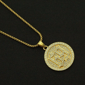 Hip hop style gold round disc necklace with iced out crystals and镂空 letter D pendant