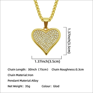 Collar con colgante de corazón dorado con cristales y cadena de 75cm para hombre en blanco