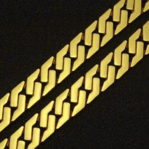 Bracelet chaîne dorée épaisse à maillons en S avec design géométrique hip-hop moderne