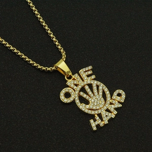 Collana con ciondolo gesto ONE HAND hip hop iced out e catena dorata per uomo e donna