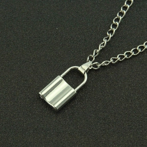 Minimalist silver lock pendant necklace with sleek O-chain for unisex style