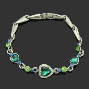 Bracelet élégant en argent avec cœur vert émeraude et cristaux étincelants