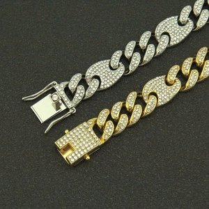 Hip hop cuban link bracelet with diamond-encrusted pig nose clasp in gold and silver