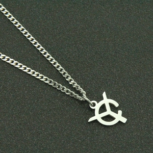Collar hip hop de acero de titanio con colgante geométrico en Y plateado para hombre y mujer