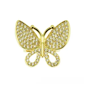 Vue détaillée des dimensions de la bague papillon dorée avec des zircons cubiques blancs