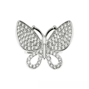 Vue détaillée du pendentif papillon en argent avec zircon, taille 2.6x2.2x1.4cm