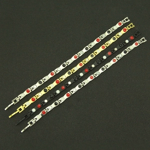 Bracelets de thérapie magnétique motif dragon en finitions argent, or et noir mat